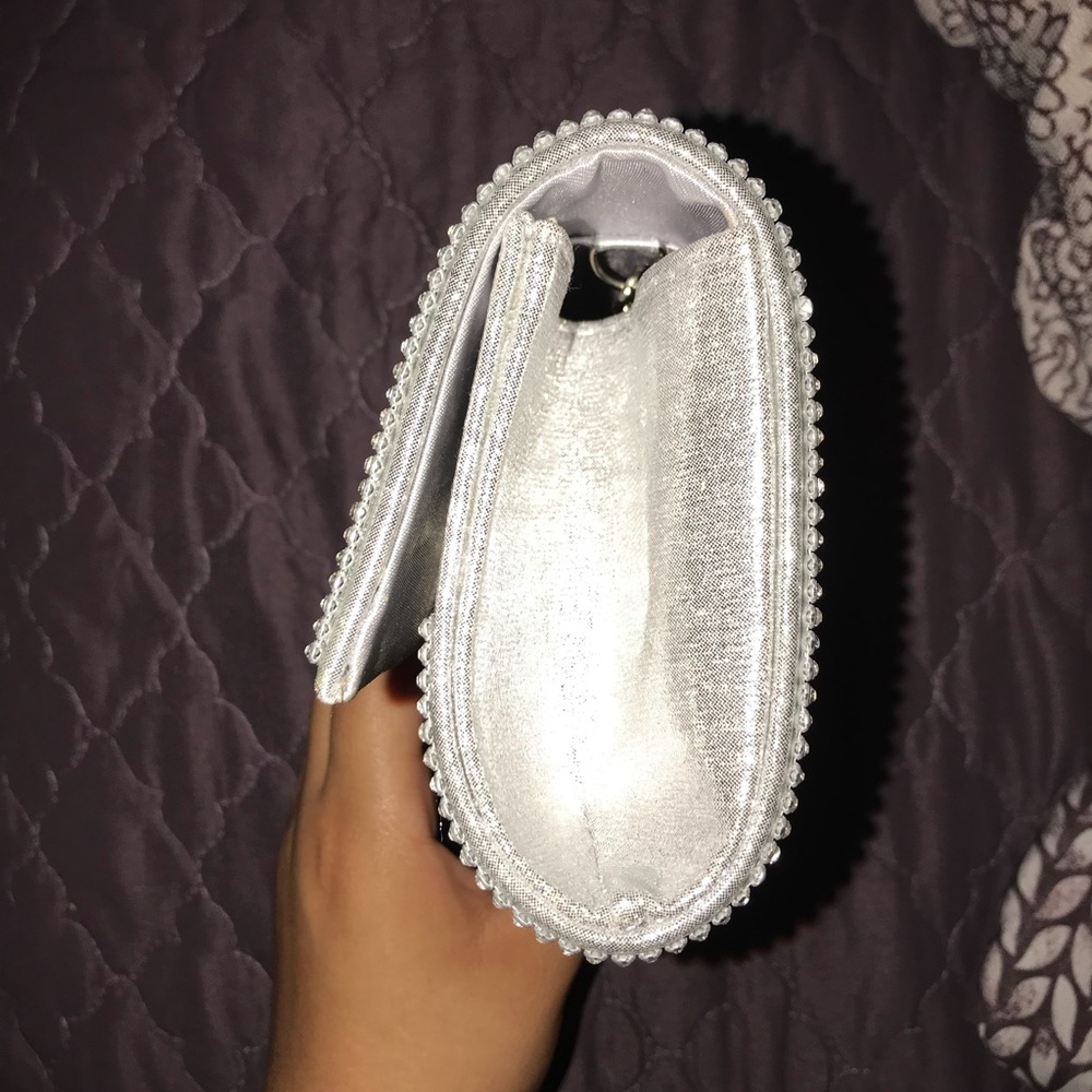 Silver Clutch - Picture 3 of 5